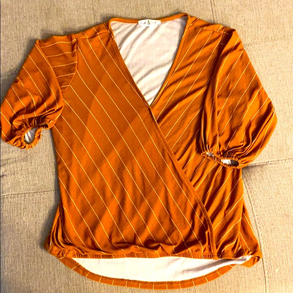 Women’s medium blouse